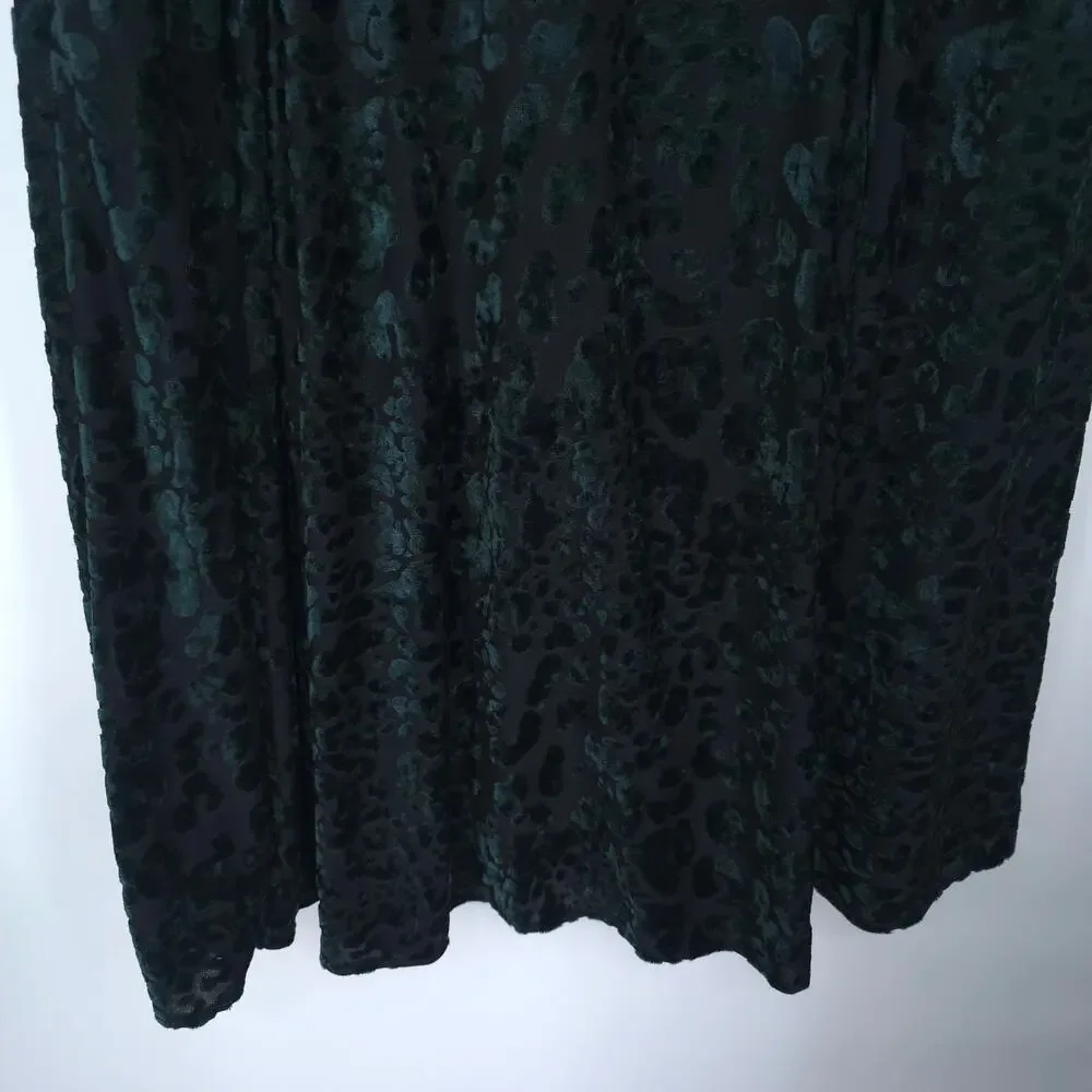 Torrid Green Velvet Burnout Cold Shoulder Skater Dress Size 2 - Picture 6 of 12